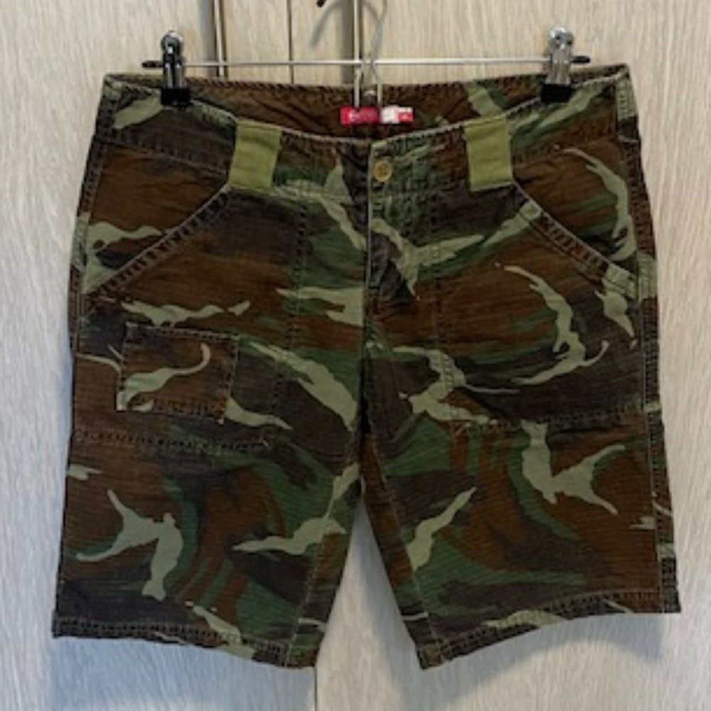 Split Camo Cargo Shorts Size 5